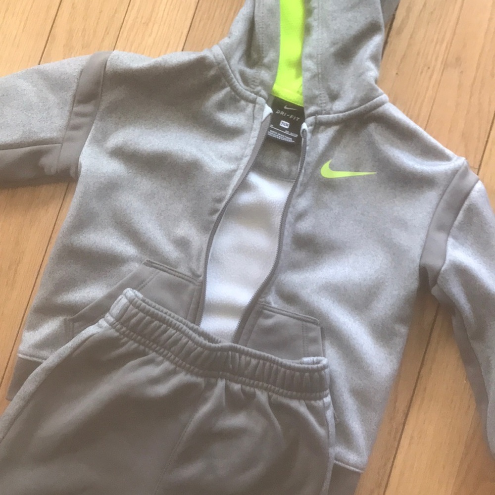 24 month toddler boys Nike matching set